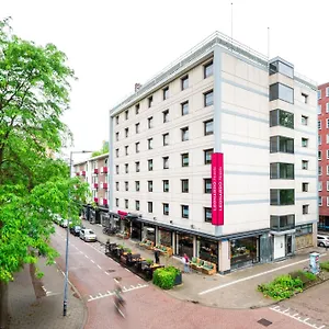 4* Otel Leonardo Savoy